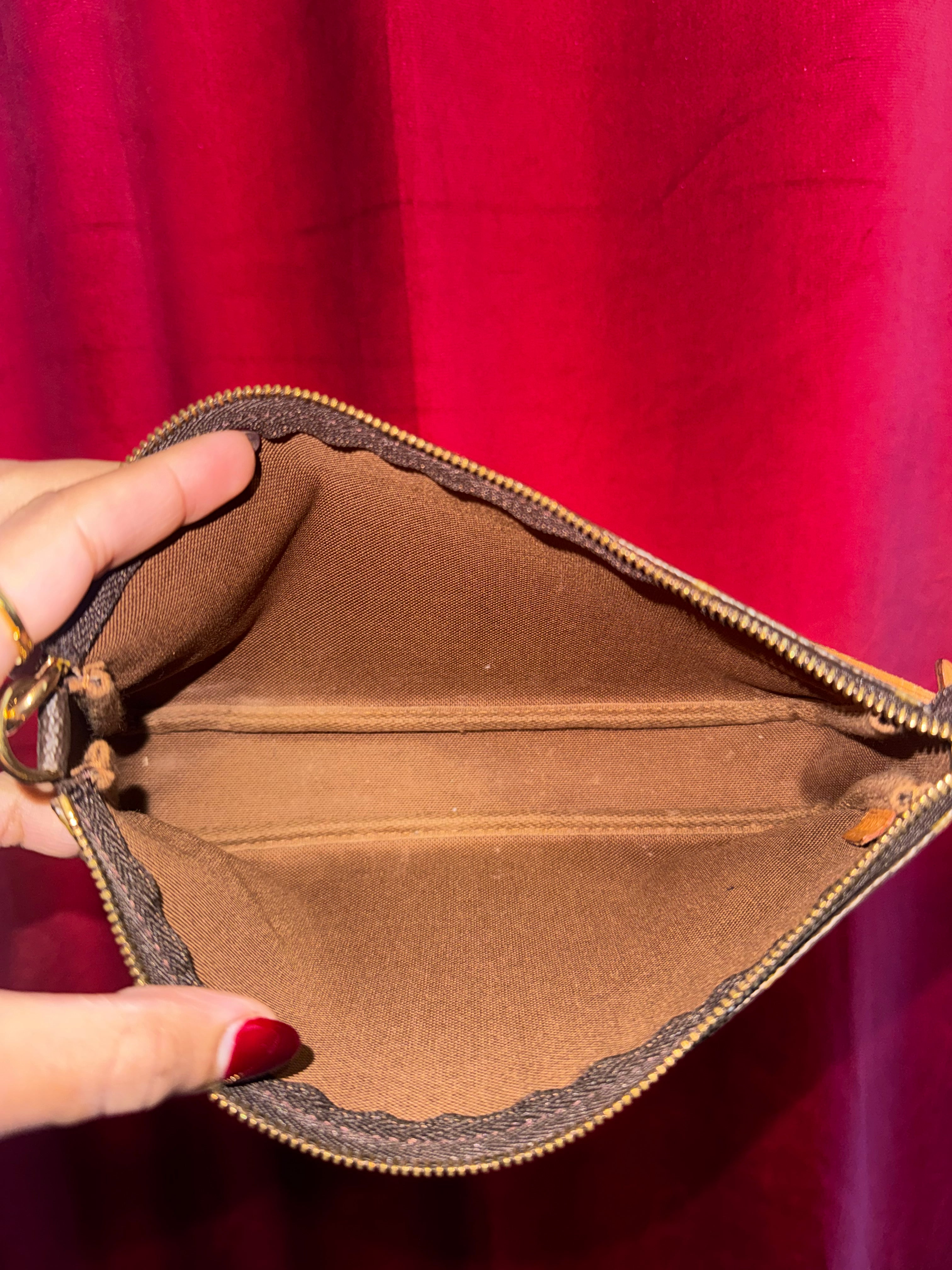 Louis Vuitton Pochette Accessoires